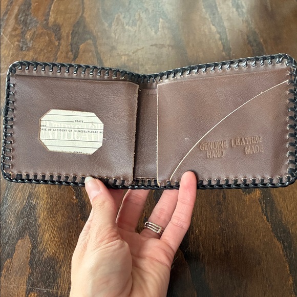 Handcrafted Leather Card Holder with Deer Motif - Orange and Brown - Picture 4 of 5